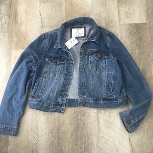 New Cotton On Slightly Cropped Jean Jacket Size 6.